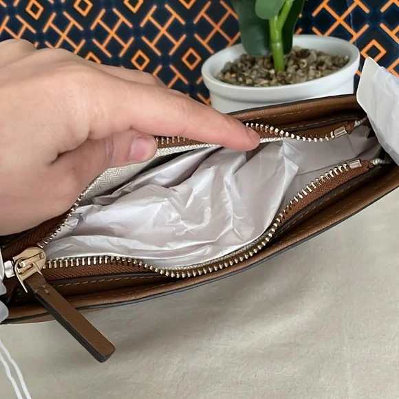 NWT , tory burch Emerson brown shoulder bag moose 150258 - Picture 7 of 14